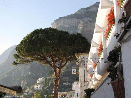 Hotel Le Fioriere Praiano Bagian luar foto