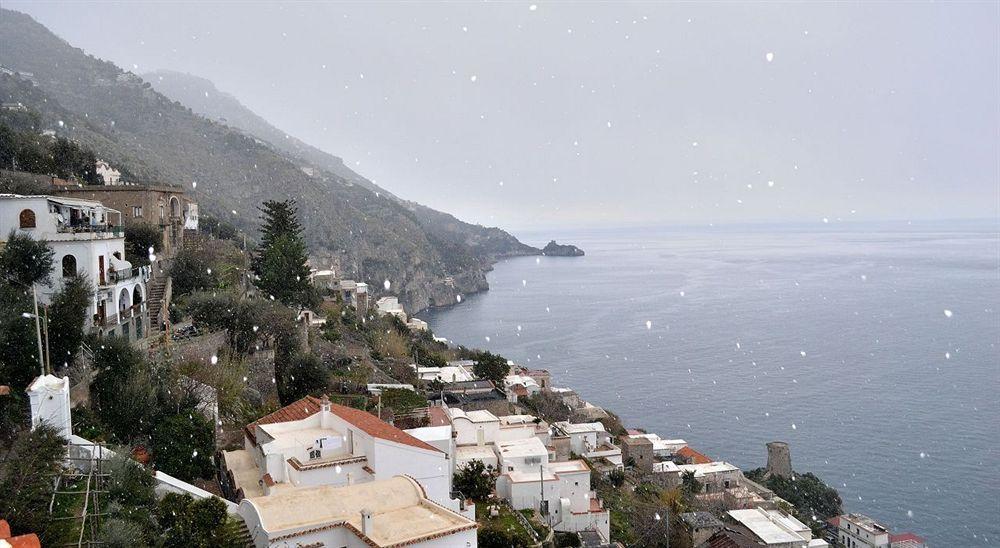 Hotel Le Fioriere Praiano Bagian luar foto